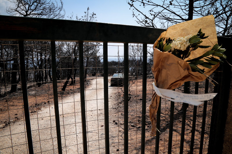 Εδώ σε αυτό το οικόπεδο εγκλωβίστηκαν οι 26 άνθρωποι- φωτογραφία eurokinissi