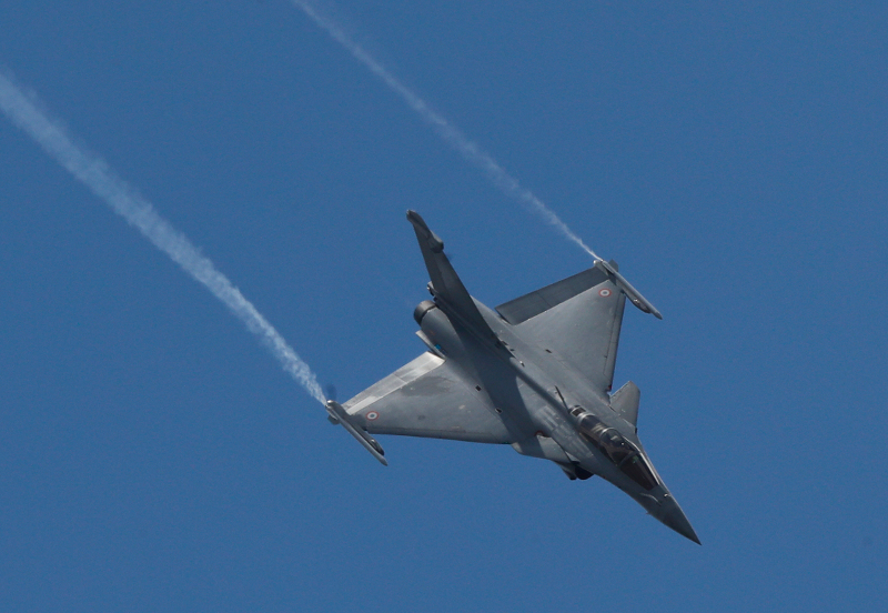 Γαλλικό μαχητικό  Dassault Rafale  εν πτήσει.  