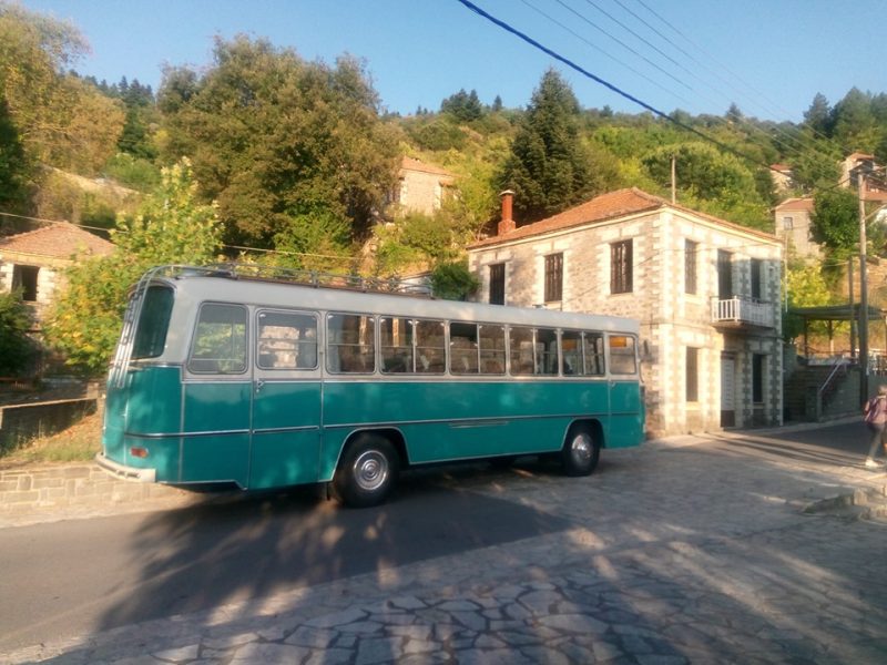 Το ανακαινισμένο πράσινο λεωφορείο της Ναυπακτίας