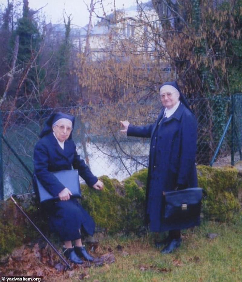 Οι καλόγριες Ντενίζ Μπεργκόν και Μαργκερίτ Ροκ σε μια φωτογραφία της δεκαετίας του 1990