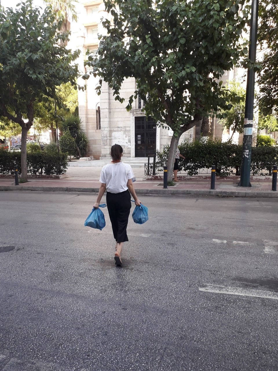 γυναικα με σακουλες