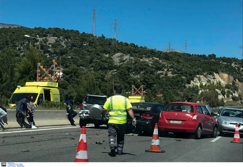 Καραμπόλα στην Εθνική οδό