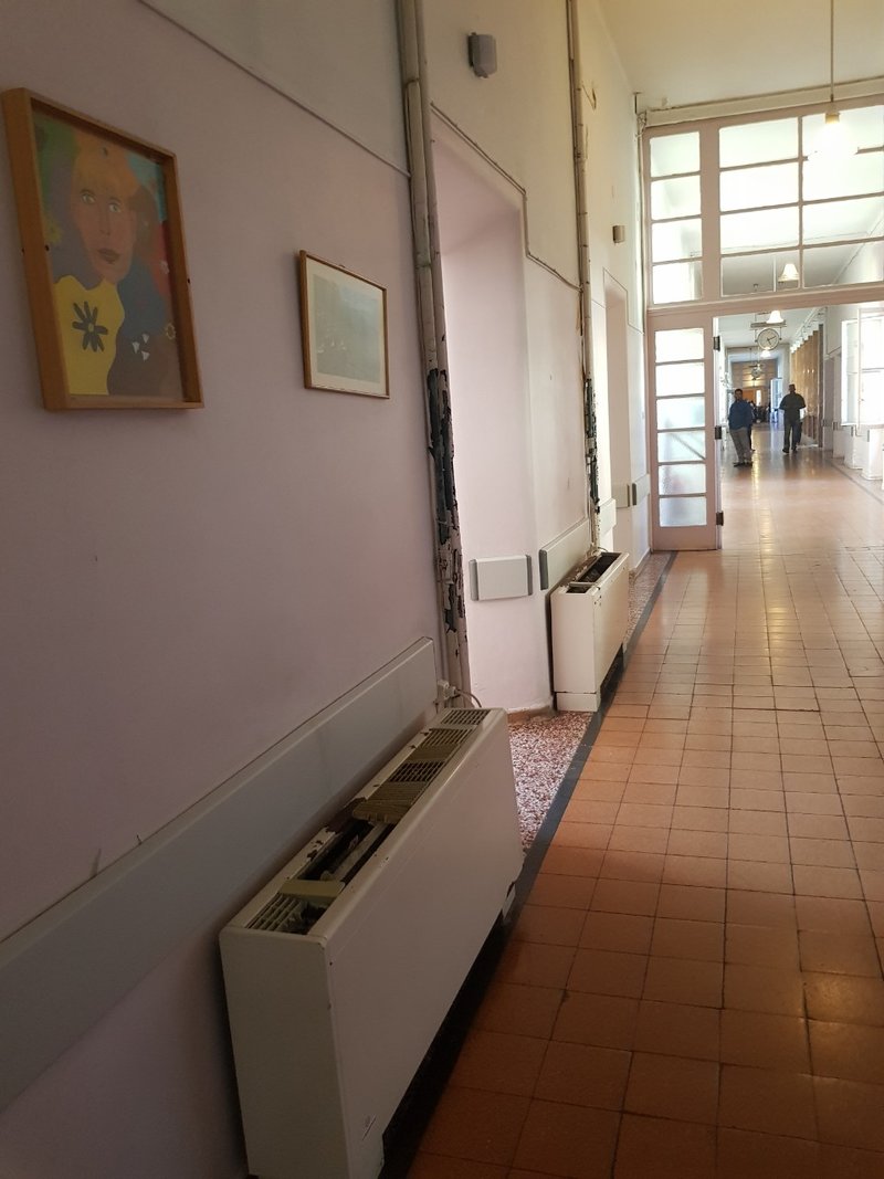 Σκουριασμένο κλιματιστικό σε νοσοκομείο 