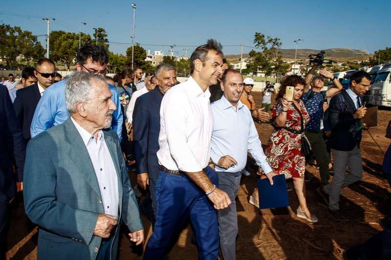 Ο Κυριάκος Μητσοτάκης στο οικόπεδο-βόμβα στο Μάτι