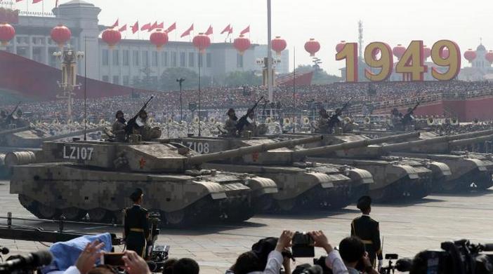 580 άρματα μάχης έλαβαν μέρος στη μεγαλειώδη παρέλαση στην Πλατεία της Ουράνιας Γαλήνης στο Πεκίνο. 