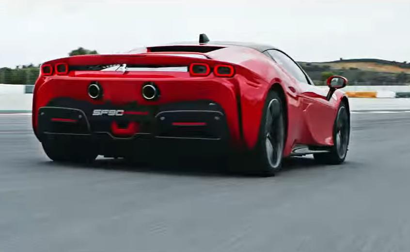 Οι κινητήρες της νέας Ferrari αποδίδουν τετραψήφια ιπποδύναμη στη συνολική ροπή των 1.200 Νm.  