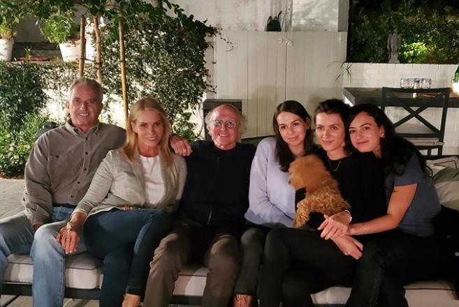 Η επιστροφή της Κίρα Κένεντι στο Instagram με μια οικογενειακή φωτογραφπία