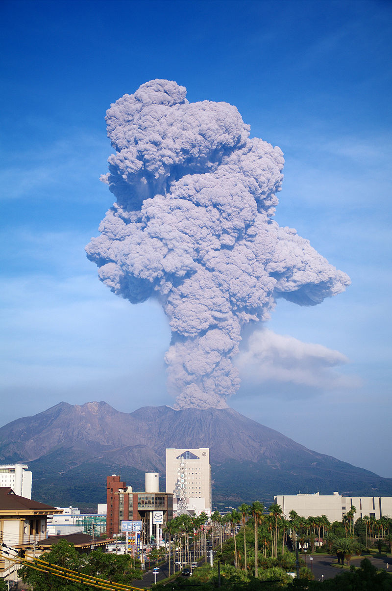 Έκρηξη του ηφαιστείου Σακουρατζίμα στην Ιαπωνία πριν από δέκα χρόνια.  