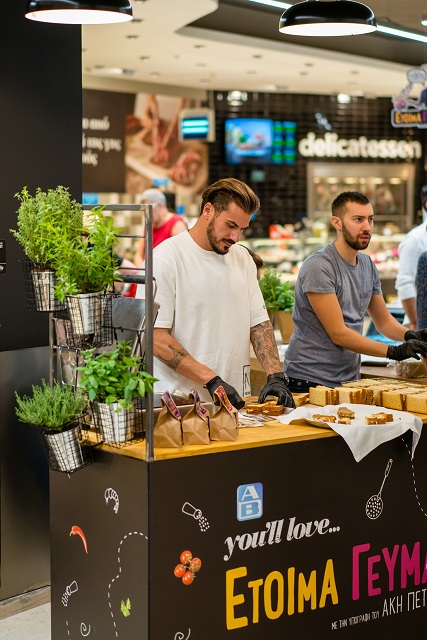 Live cooking sessions στη γωνιά των «Έτοιμων Γευμάτων AB You’ll Love» από τον αγαπημένο σεφ, Άκη Πετρετζίκη