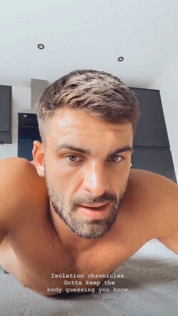 Ο Ανταμ Κόλαρντ ενημέρωσε τους followers του ότι έχει κορωνοϊό