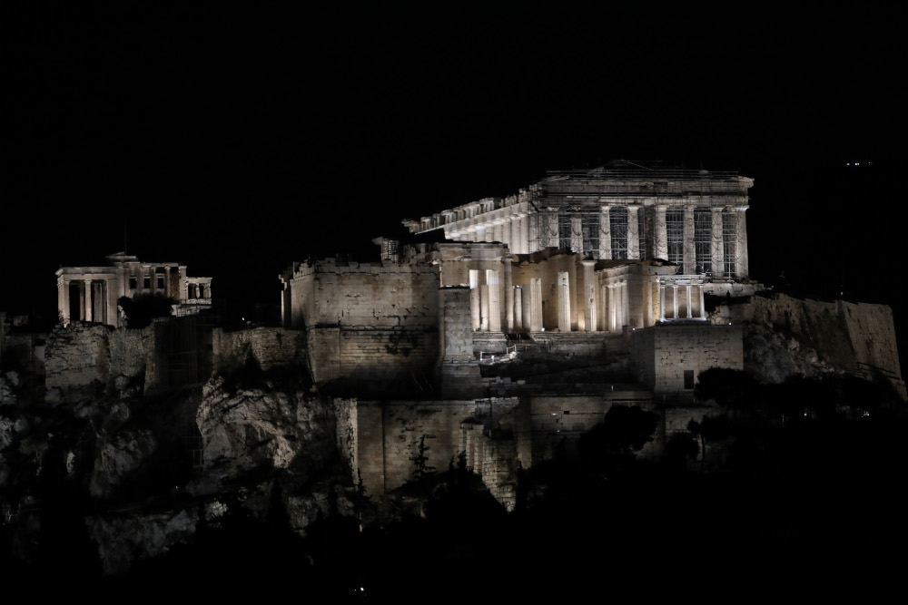 Ο νέος φωτισμός της Ακρόπολης δια χειρός Ελευθερίας Ντεκώ