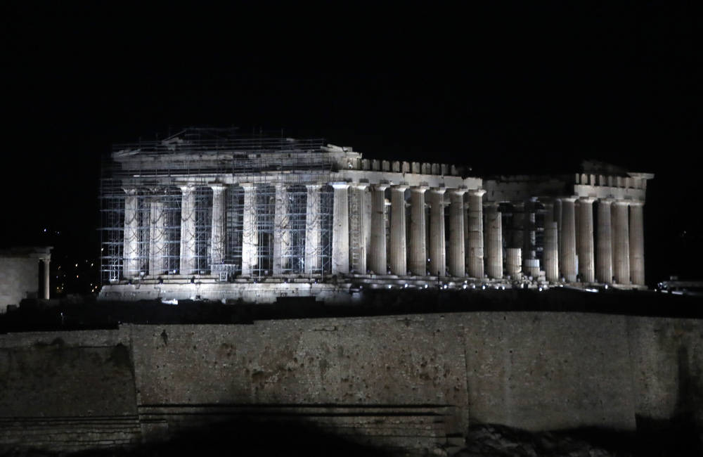 Ο νέος φωτισμός της Ακρόπολης δια χειρός Ελευθερίας Ντεκώ