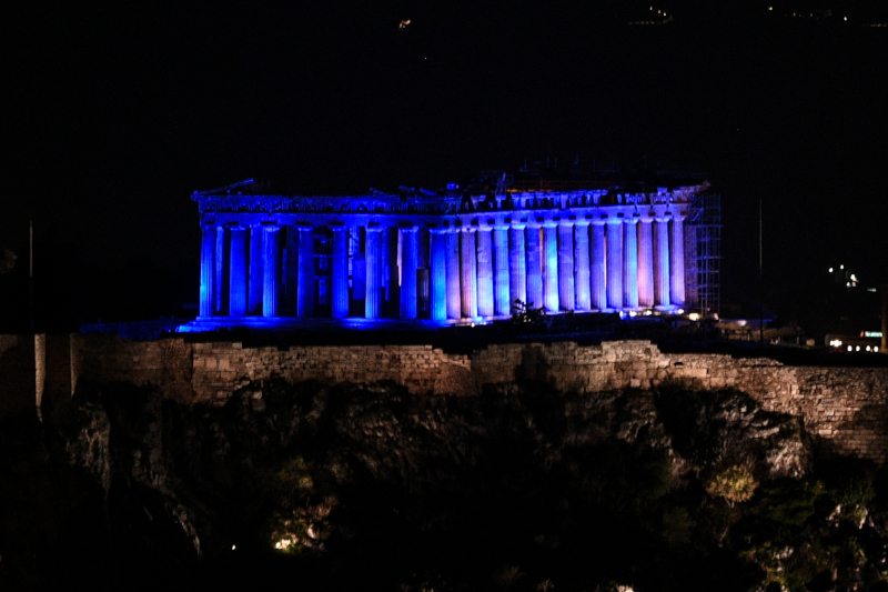 Ο Παρθενώνας στα μπλε