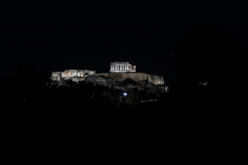 Ο νέος φωτισμός της Ακρόπολης δια χειρός Ελευθερίας Ντεκώ 
