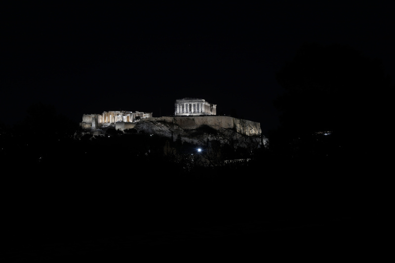 Ο νέος φωτισμός της Ακρόπολης δια χειρός Ελευθερίας Ντεκώ