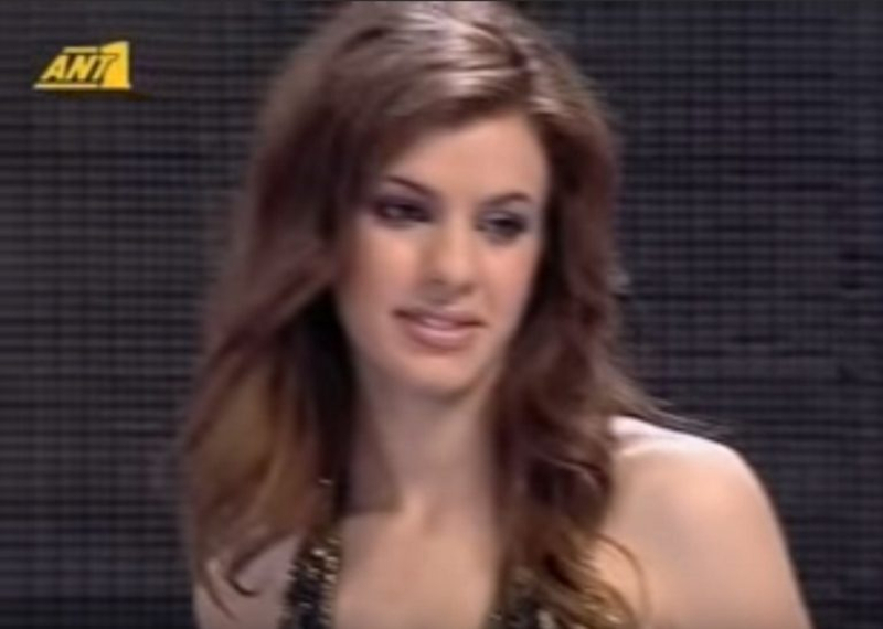 Η Αλεξάνδρα Ταβουλάρη με καστανά μαλλιά στα Καλλιστεία