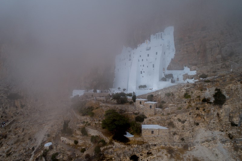 Η Μονή Χοζοβιώτισσας, αποτελεί θαυμαστό δείγμα λειτουργικής λαϊκής αρχιτεκτονικής