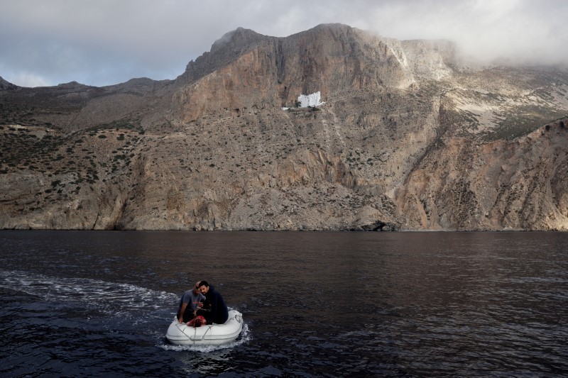 Η είσοδος του μοναστηριού βρίσκεται 10 μέτρα από το έδαφος και η πρόσβαση γινόταν με κρεμαστή σκάλα.