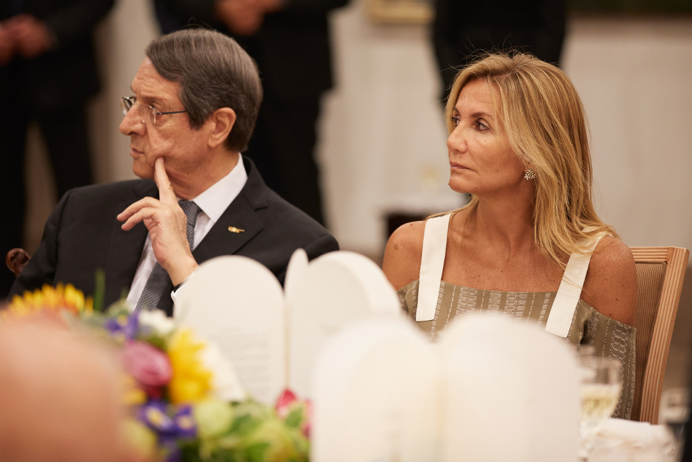 ÎÎ¯ÎºÎ¿Ï ÎναÏÏαÏιάδηÏ-ÎαÏÎβα ÎκÏαμÏÏÏÏκ