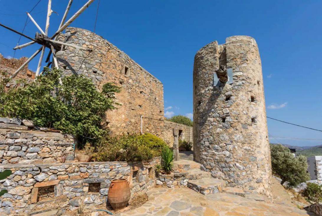 Παραδοσιακός ανεμόμυλος στην Κρήτη