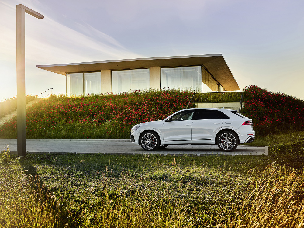 Το Audi Q8 και σε plug in υβριδική έκδοση