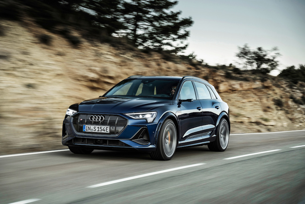 Η Audi αποκαλύπτει τα e-tron S και e-tron S Sportback