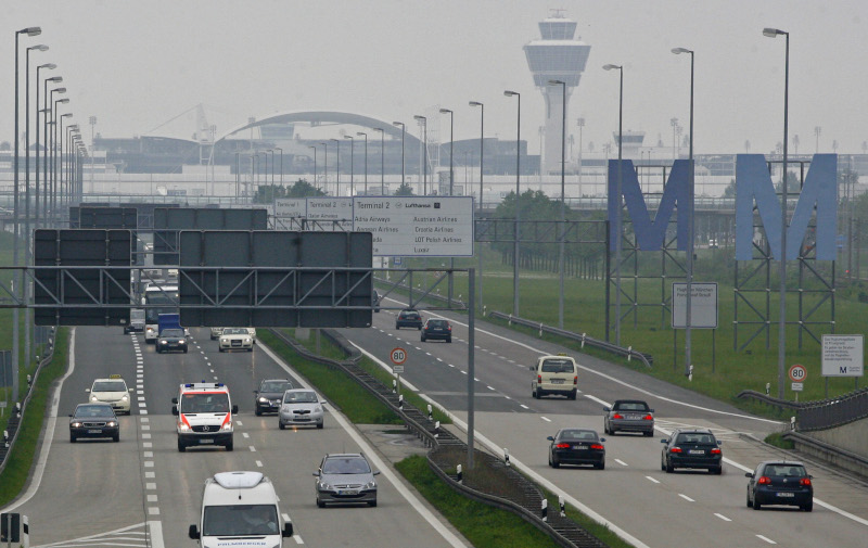 H Autobahn μπορεί να έχει από 2, 3 ή 4 τέσσερις λωρίδες κυκλοφορίας σε κάθε κατεύθυνση