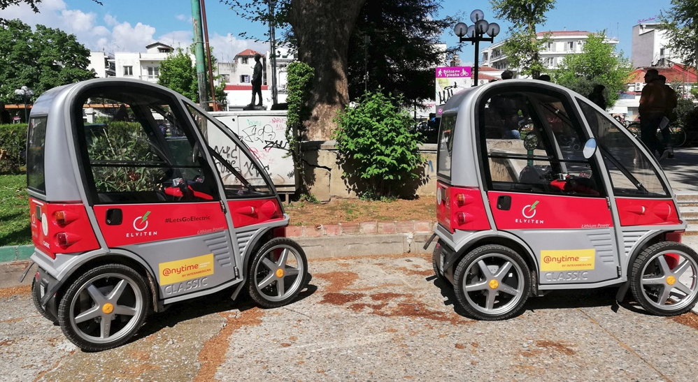 Τα δύο ηλεκτροκίνητα αυτοκίνητα στα Τρίκαλα