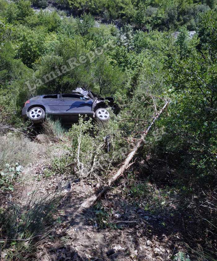 Το όχημα του 90χρονου που βρέθηκε στο γκρεμό