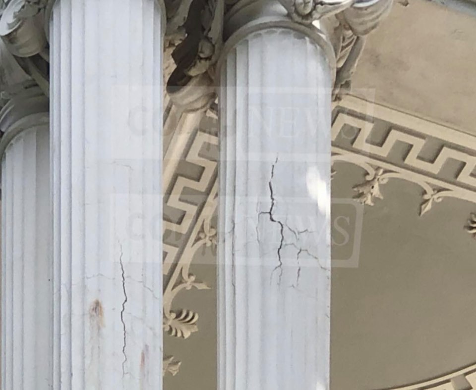 Προβλήματα κολώνες στο Αχίλλειον