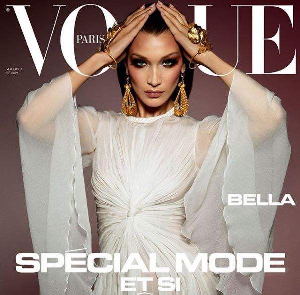 Στο εξώφυλλο της Vogue Paris Μπέλα Χαντίντ λευκό φόρεμα