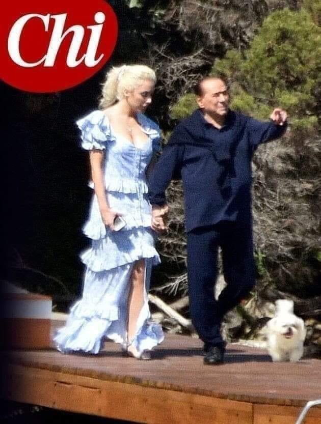 O Μπερλουσκόνι με το νέο του αμόρε, Μάρτα Φασίνα
