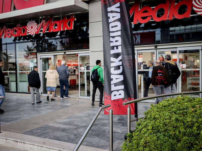 Οι πόρτες μόλις έχουν ανοίξει και το κυνήγι της προσφοράς έχει ξεκινήσει