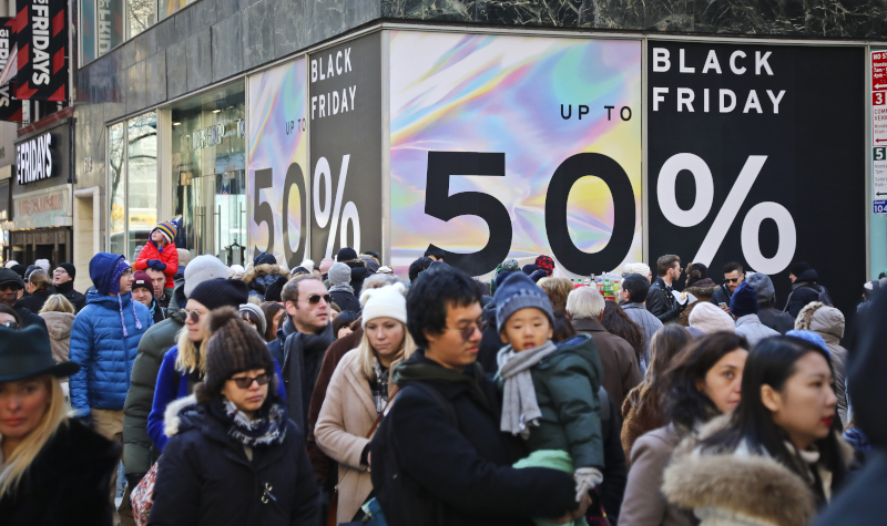 Κόσμος ουρά Black Friday