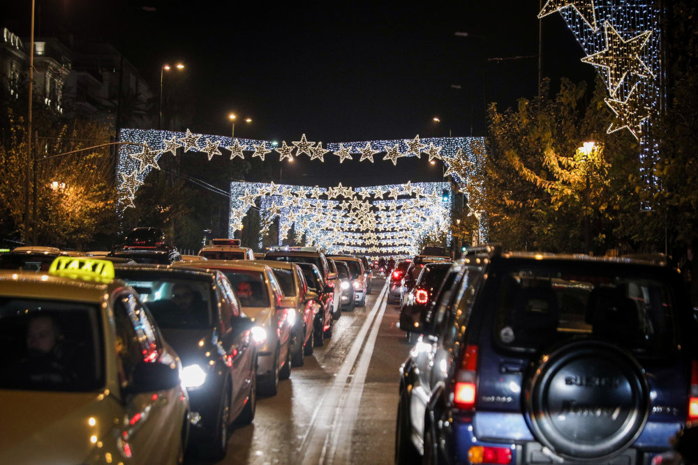 Μποτιλιάρισμα και στο κέντρο της Αθήνας μετά τον Κηφισό -Σαν να μην υπάρχει lockdown οι ρυθμοί στην πρωτεύουσα 2 Αυξημένη η κίνηση των οχημάτων στο κέντρο της Αθήνας