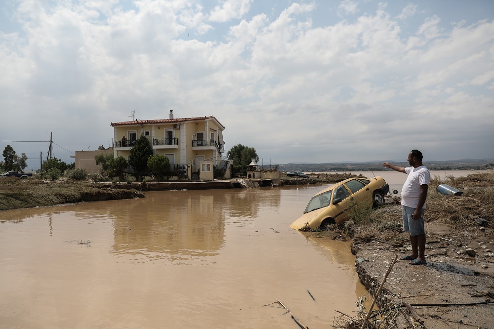 Πλημμύρες στο Μπούρτζι  Στους επτά οι νεκροί στην Εύβοια-Ζευγάρι νεκρό στην Αμφιθέα του Δήμου Διρφύων Μεσσαπίων bourtzi plimira spiti aytokinito