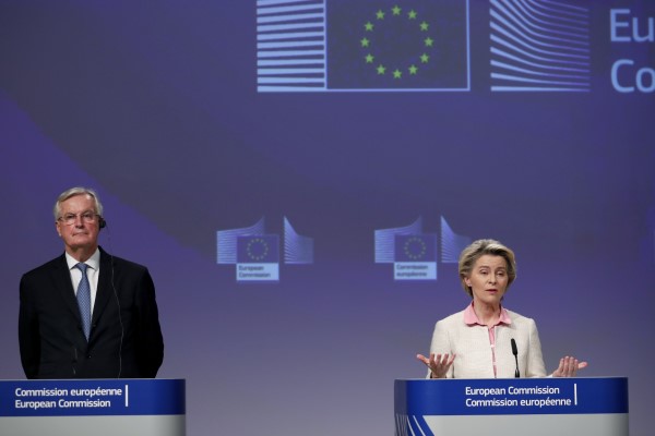 Brexit: Ιστορική συμφωνία, όλοι πανηγυρίζουν -ΕΕ και Βρετανία μιλούν για δίκαιο συμβιβασμό 1 Brexit: Ιστορική συμφωνία, όλοι πανηγυρίζουν -ΕΕ και Βρετανία μιλούν για δίκαιο συμβιβασμό
