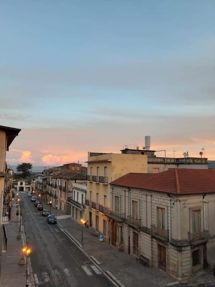 Άποψη της ιταλικής πόλης Τσινκουεφρόντι