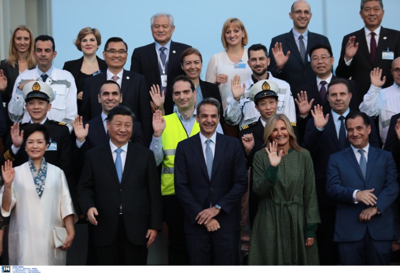 Το προεδρικό ζεύγος της Κίνας, ο Κυριάκος και η Μαρέβα Μητσοτάκη χαμογελαστοί