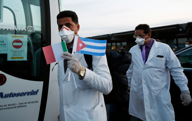 Αισιόδοξοι οι Κουβανοί γιατροί  που έφτασαν στην Ιταλία