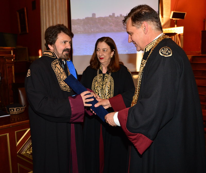 Επίτιμος διδάκτορας της Ιατρικής Σχολής του ΕΚΠΑ ο καθηγητής Νίκος Λογοθέτης