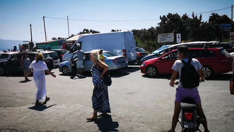 Τουρίστες εγκαταλείπουν την Ελαφόνησο