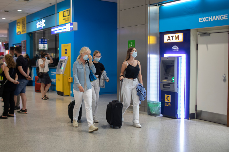 τουρίστες αεροδρόμιο Αθήνα 