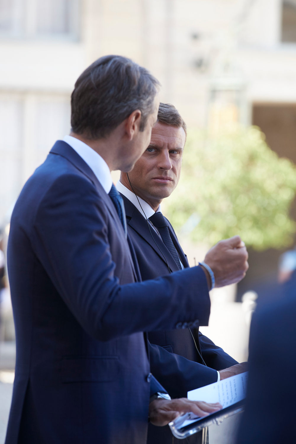 Από τις δηλώσεις του Κυριάκου Μητσοτάκη και του Εμανουέλ Μακρόν έξω από το προεδρικό μέγαρο στο Παρίσι