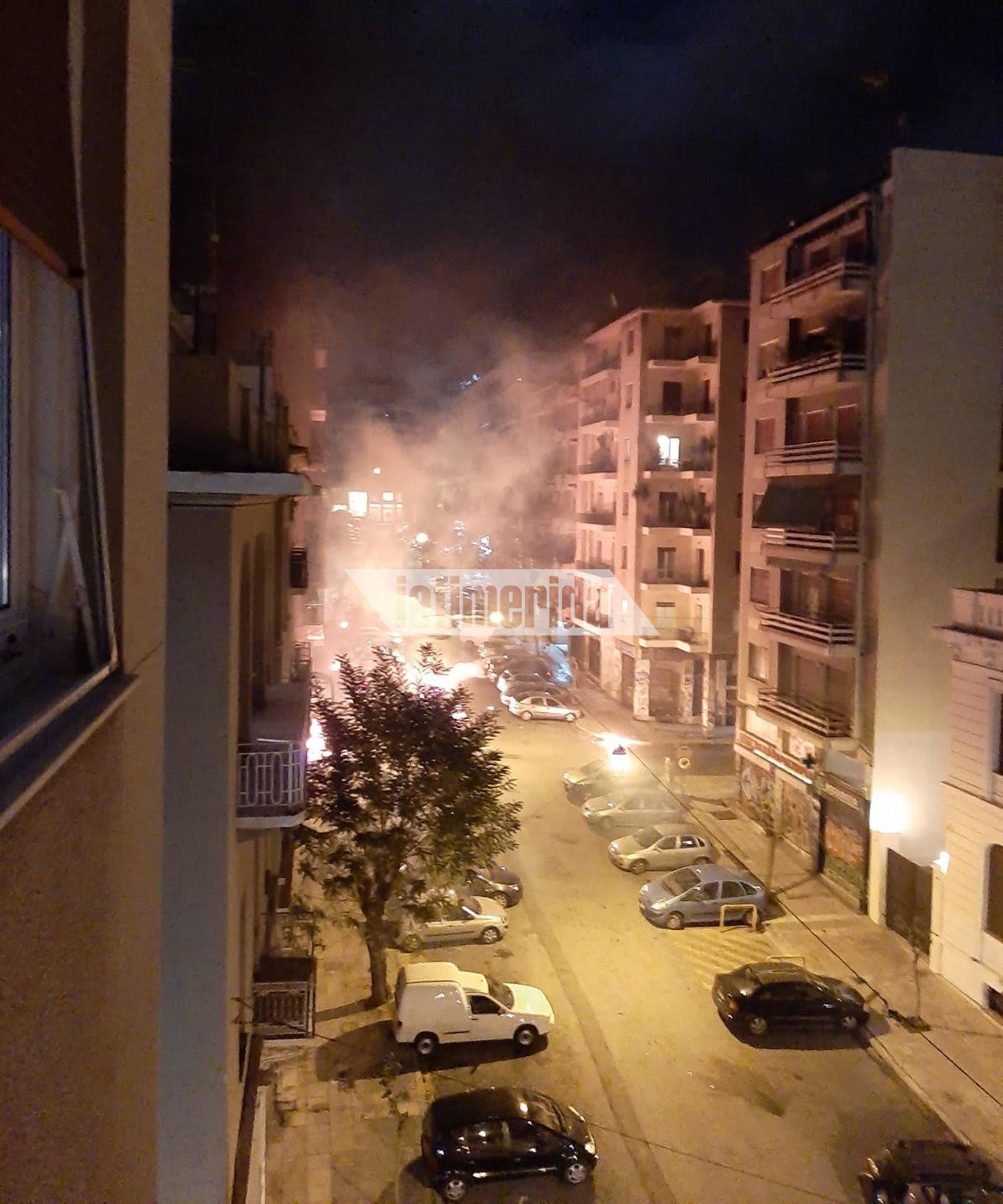 Εικόνα της έντασης στα Εξάρχεια το βράδυ της Τετάρτης