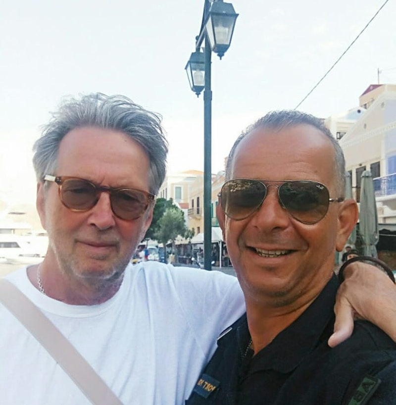 Ο Ερικ Κλάπτον βγάζει σέλφι