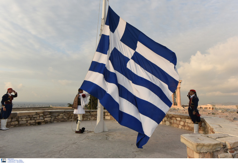 Επαρση σημαίας στην Ακρόπολη