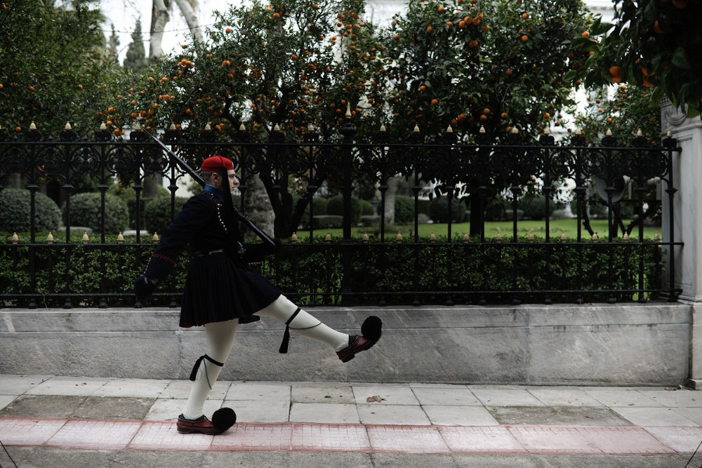  Υπάρχουν δυο τύποι στολής: αυτή του αξιωματικού και εκείνη του οπλίτου και διακρίνεται σε χειμερινή και θερινή