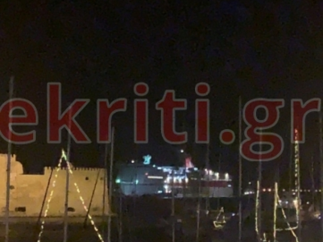 Πλοίο στο λιμάνι του Ηρακλείου