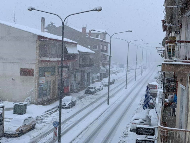 Δρόμος χιονισμένος στην Φλώρινα